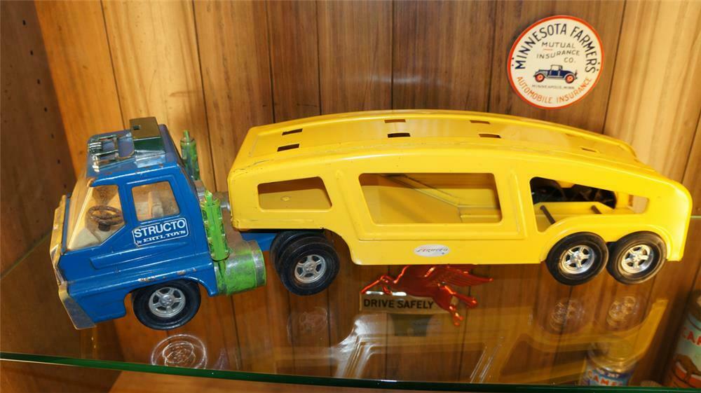 structo by ertl toys