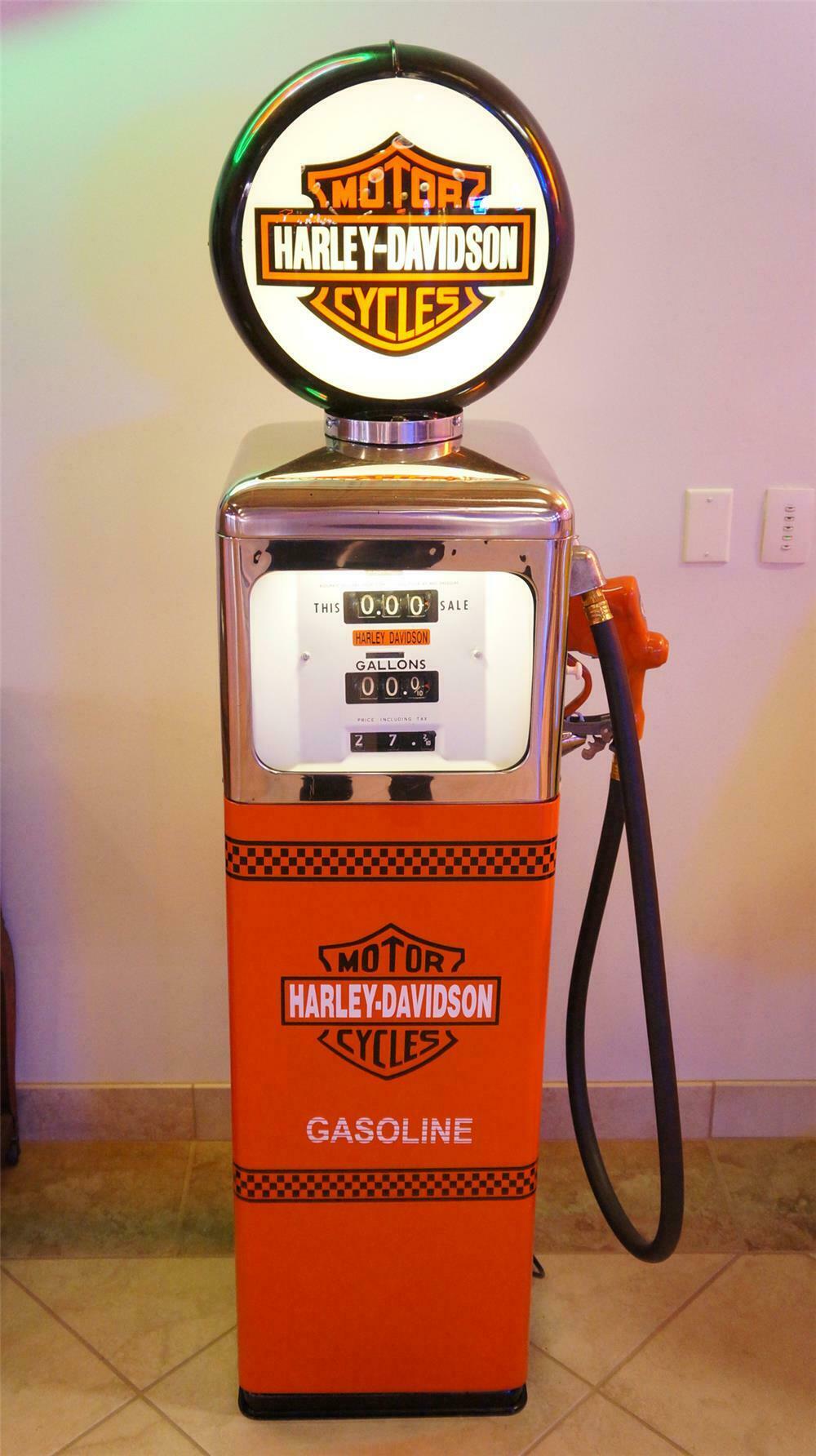 neat-southwest-gas-pump-restored-in-harley-davidson-regalia-front-3