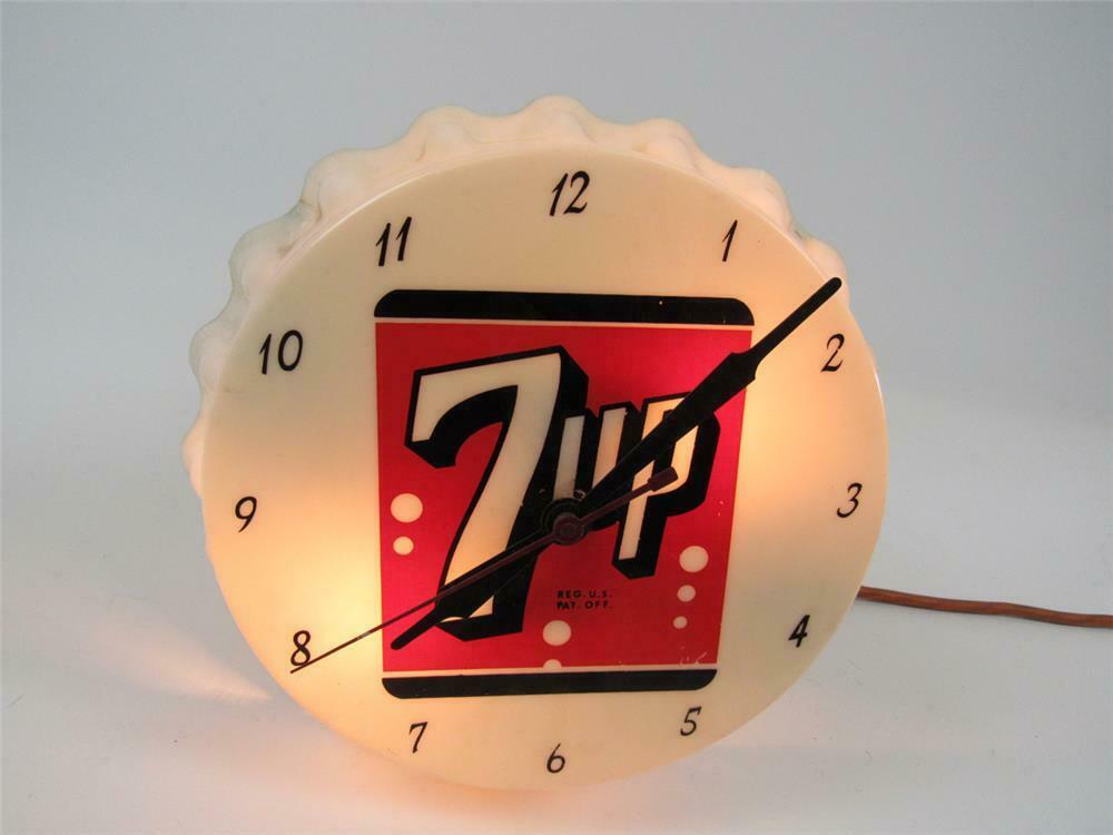 Neat Circa 1960s 7 Up Soda Three Dimensional Bottle Cap Light