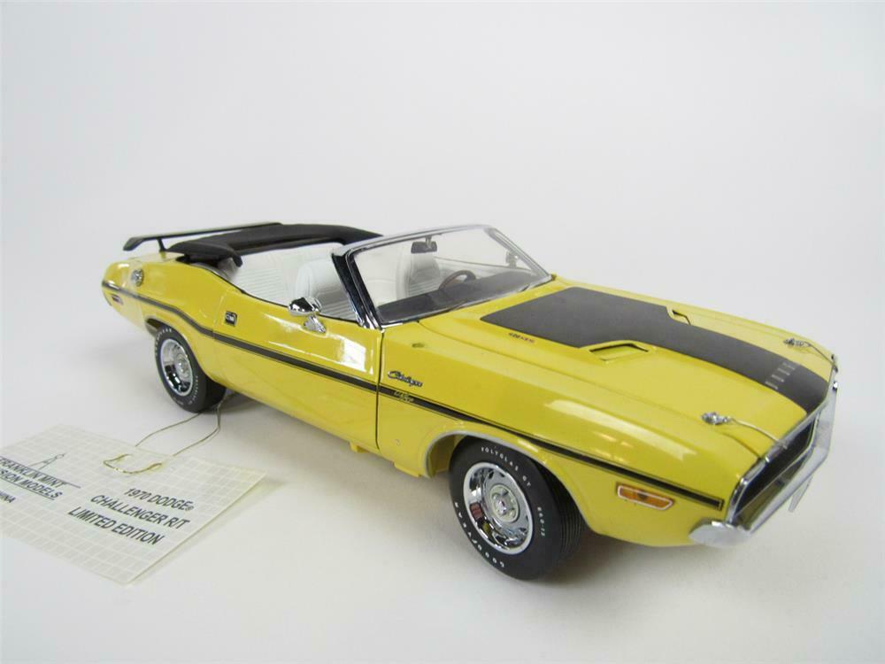 2017 dodge challenger diecast