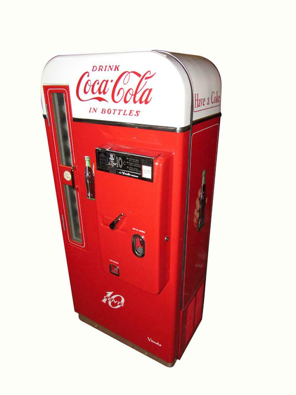 Magnificent professionally restored 1950s Coca-Cola Vendo 81