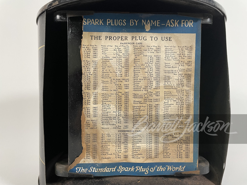 1930S AC SPARK PLUGS DISPLAY Rear 3/4 253744