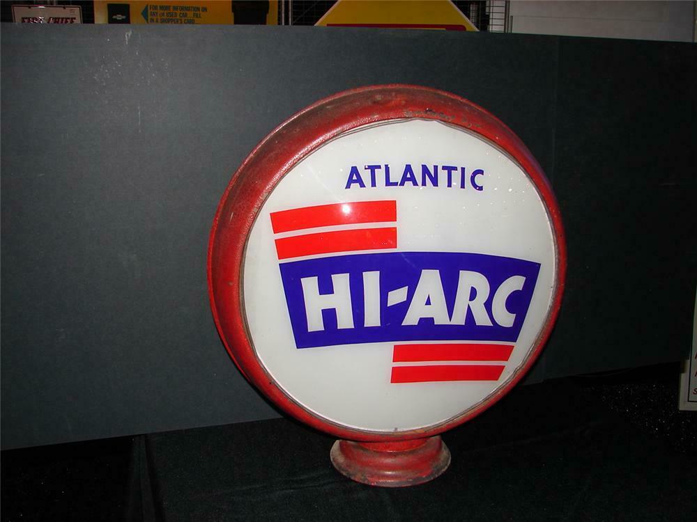 Early Atlantic 'Hi-Arc' Gasoline gas pump globe on original m