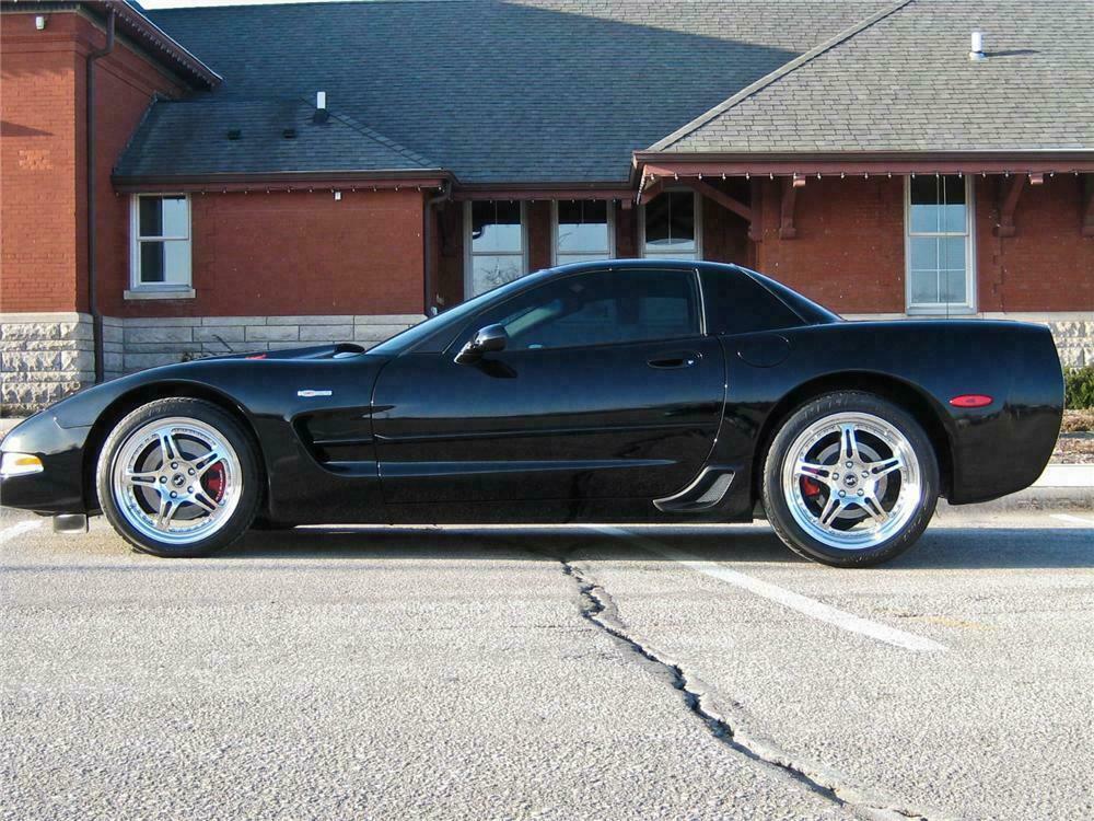 2002 CHEVROLET CORVETTE Z06 COUPE - Side Profile - 102040