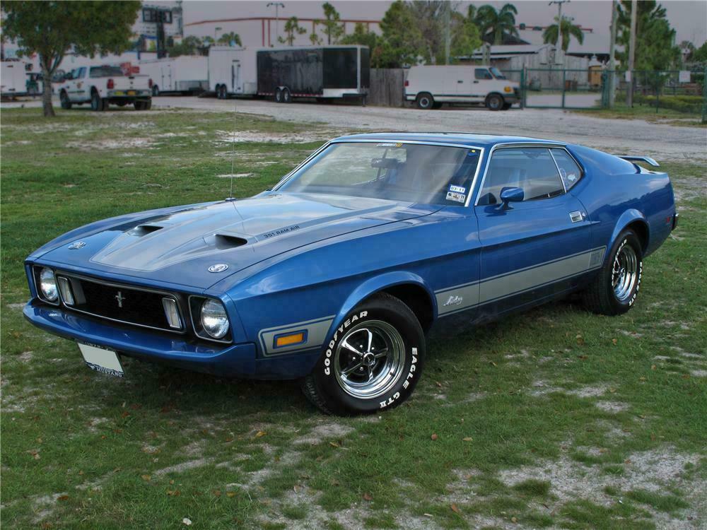  FORD MUSTANG MACH PUERTA FASTBACK