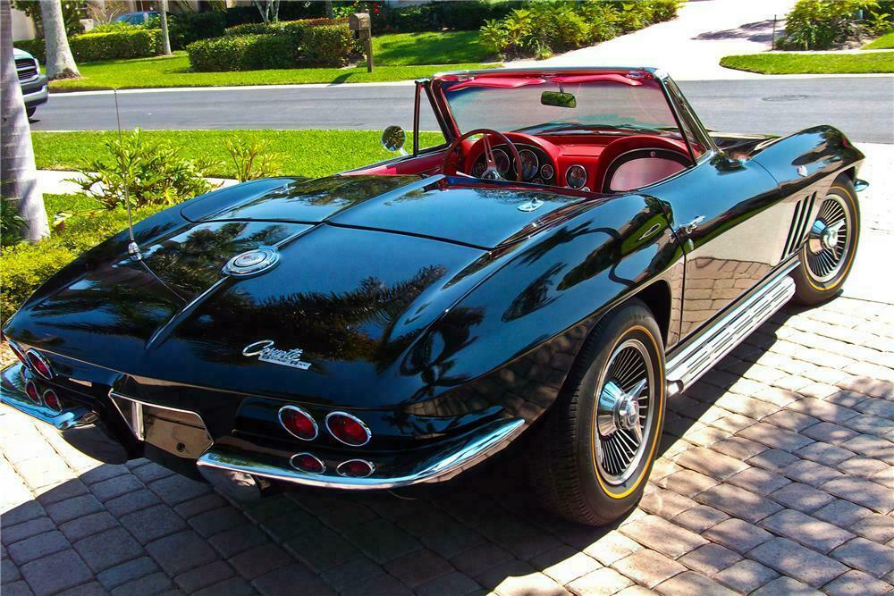1965 CHEVROLET CORVETTE CONVERTIBLE - Rear 3/4 - 102129