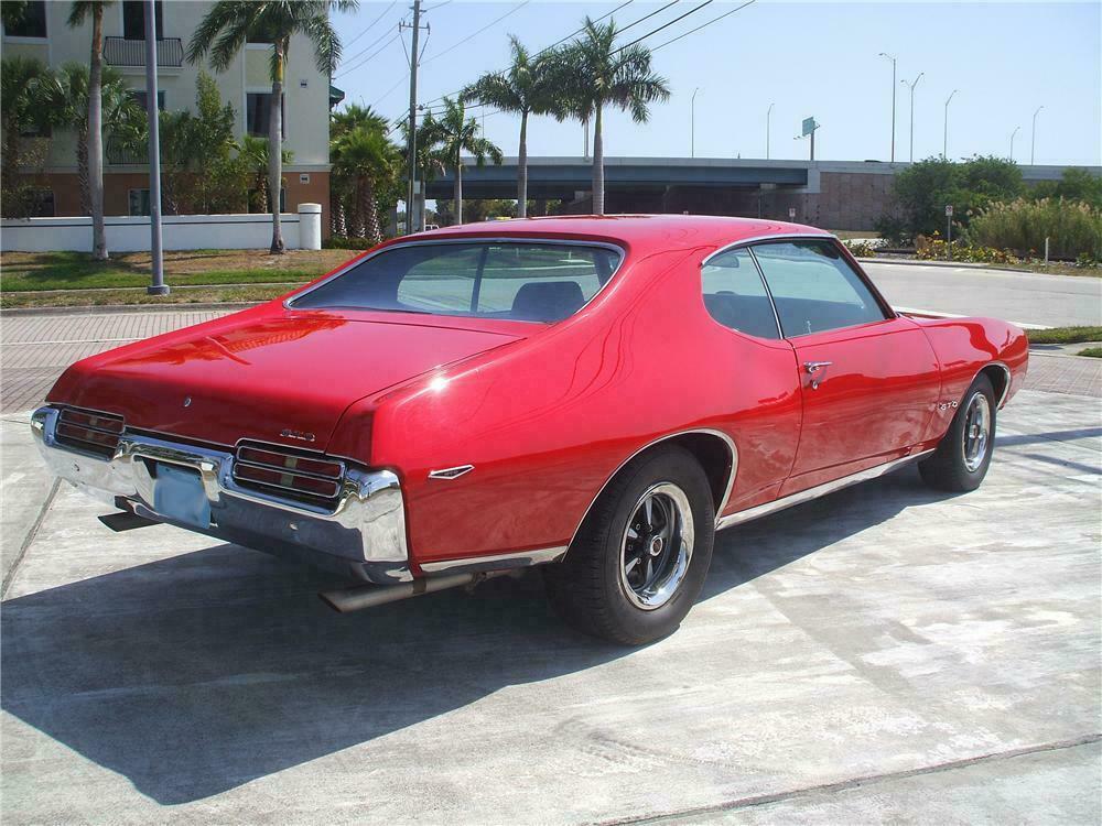 1969 PONTIAC GTO 2 DOOR HARDTOP - Rear 3/4 - 102261