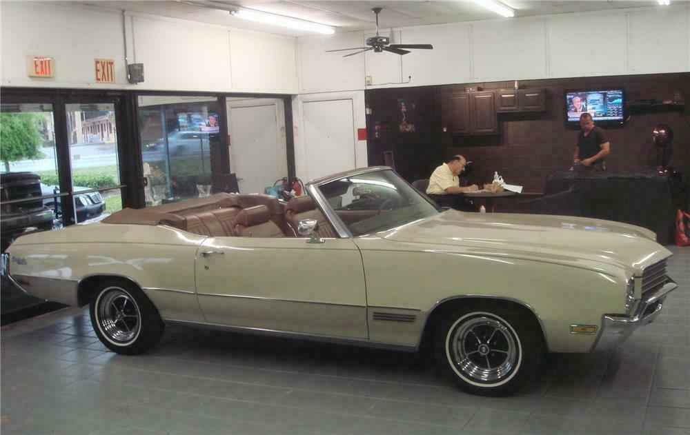 1971 BUICK SKYLARK CUSTOM CONVERTIBLE - Side Profile - 102673