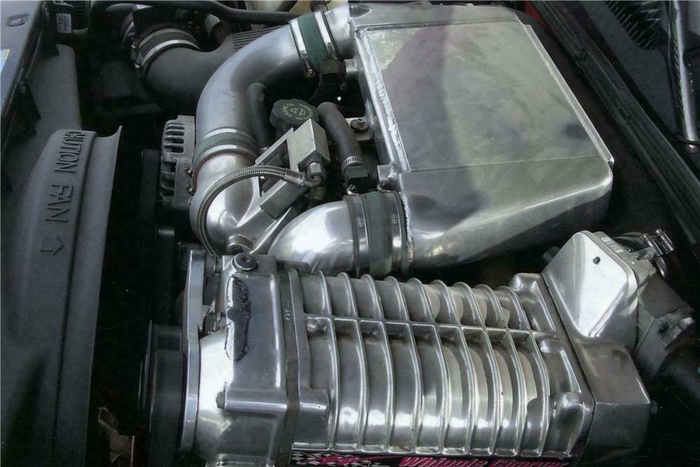 2002 CHEVROLET SUBURBAN CUSTOM SUV - Engine - 112837