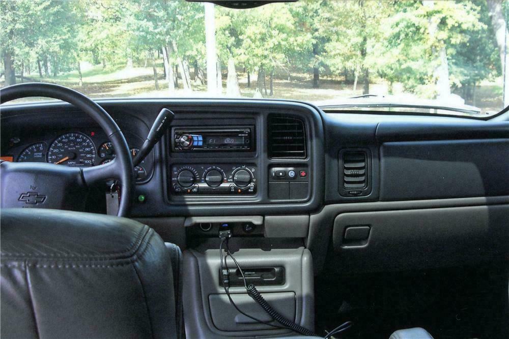 2002 Chevrolet Suburban Custom Suv