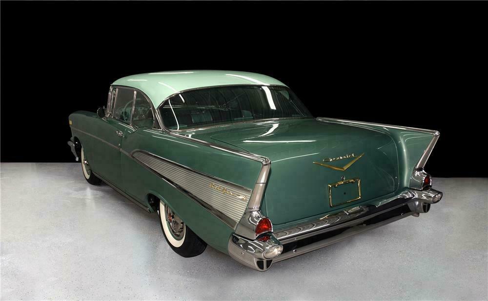 1957 CHEVROLET BEL AIR 2 DOOR HARDTOP - Rear 3/4 - 113088