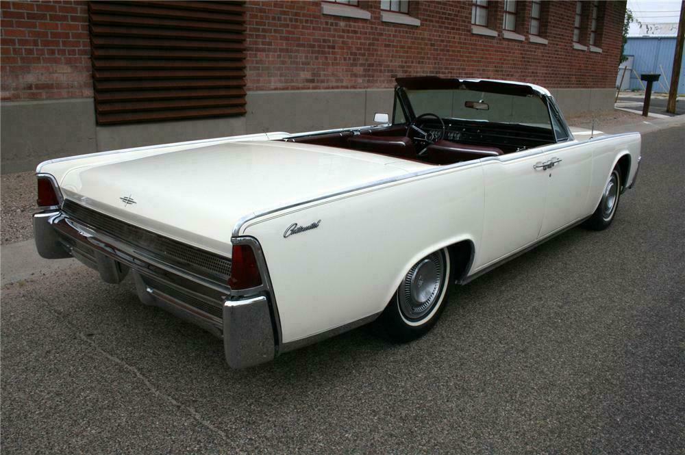 1964 LINCOLN CONTINENTAL 4 DOOR CONVERTIBLE - Rear 3/4 - 113386