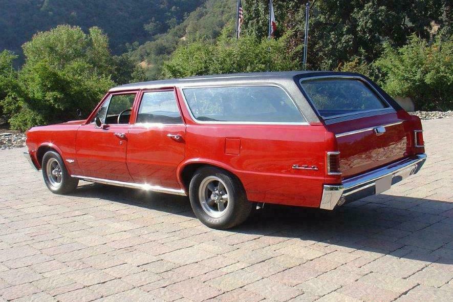 1964 pontiac custom station wagon rear 3 4 113388