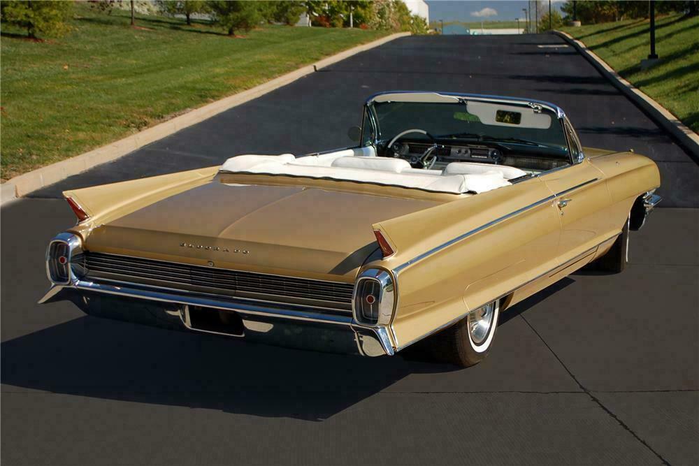 1962 CADILLAC ELDORADO BIARRITZ CONVERTIBLE - Rear 3/4 - 115898