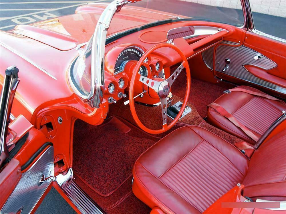 1961 CHEVROLET CORVETTE CONVERTIBLE - Interior - 115998