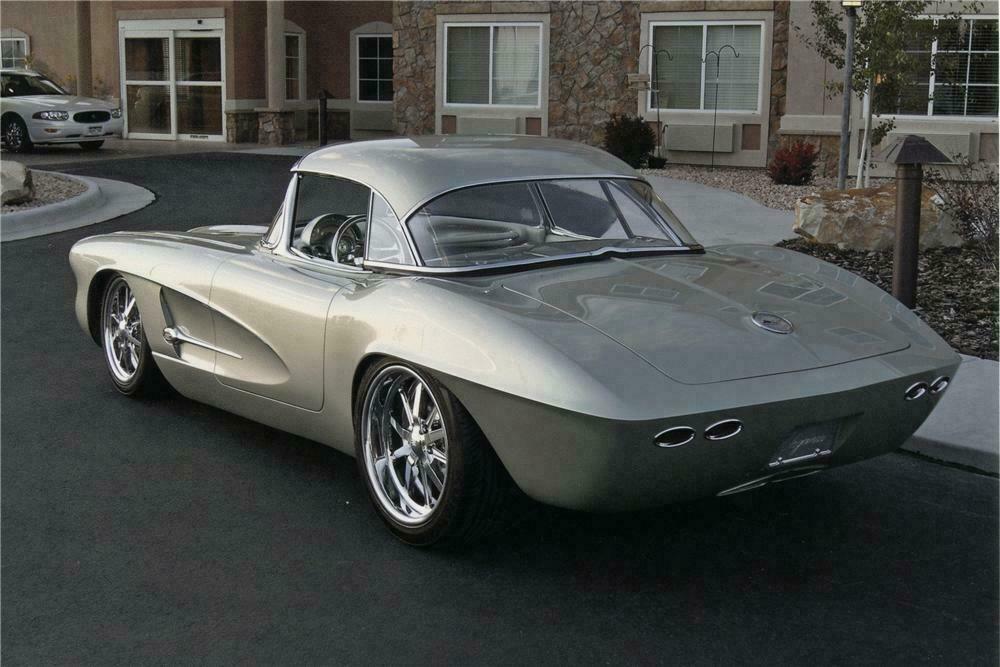 1962 CHEVROLET CORVETTE CUSTOM CONVERTIBLE - Rear 3/4 - 116022