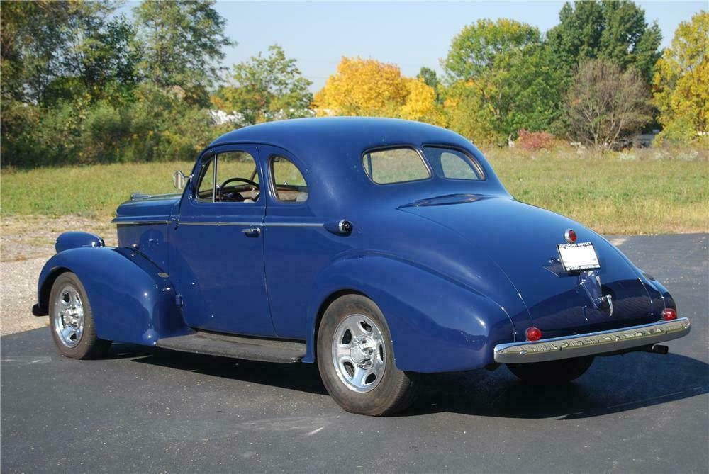 1938 OLDSMOBILE CUSTOM CLUB COUPE