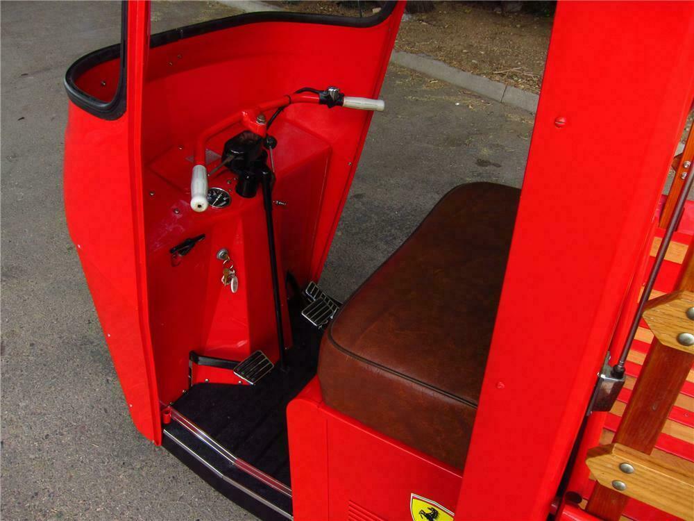 1961 CUSHMAN TRUCKSTER - Interior - 116940