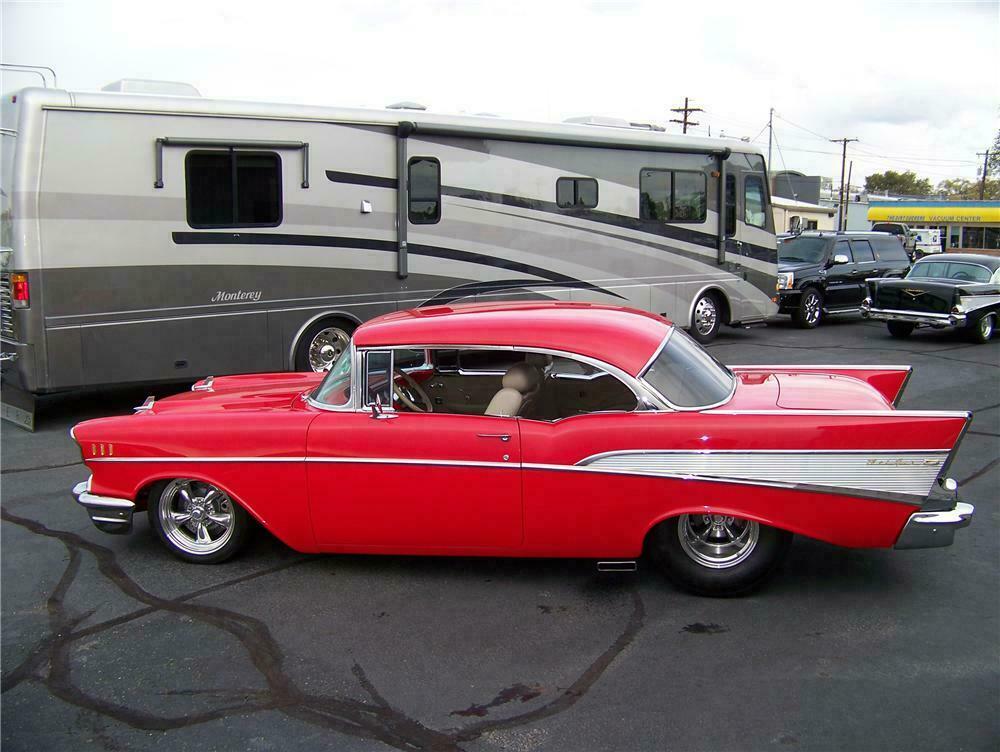 1957 CHEVROLET BEL AIR CUSTOM 2 DOOR HARDTOP - Side Profile - 117053