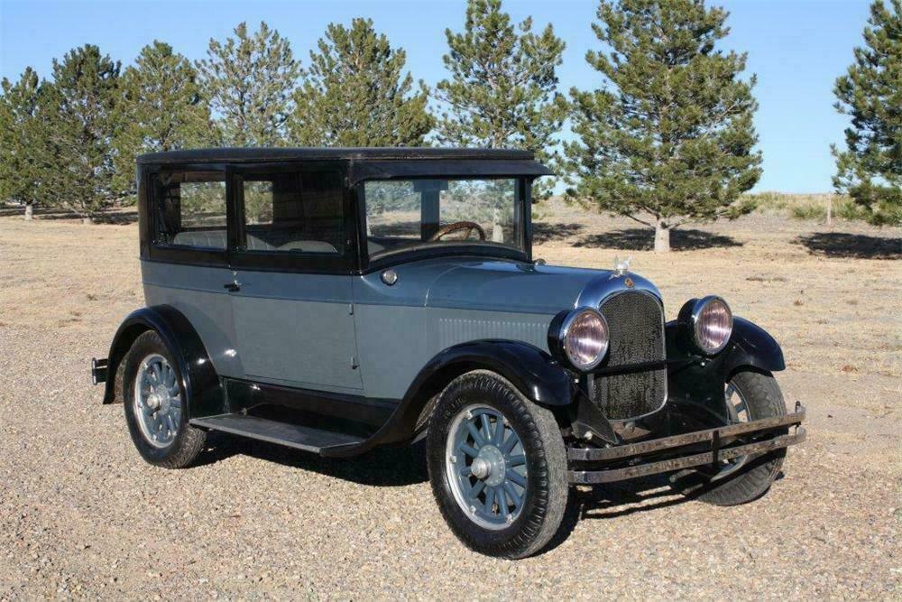 1926 CHRYSLER 2 DOOR SEDAN - Front 3/4 - 117169
