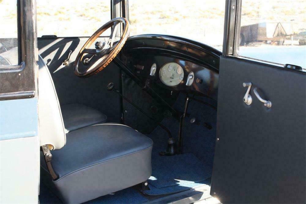 1926 CHRYSLER 2 DOOR SEDAN - Interior - 117169
