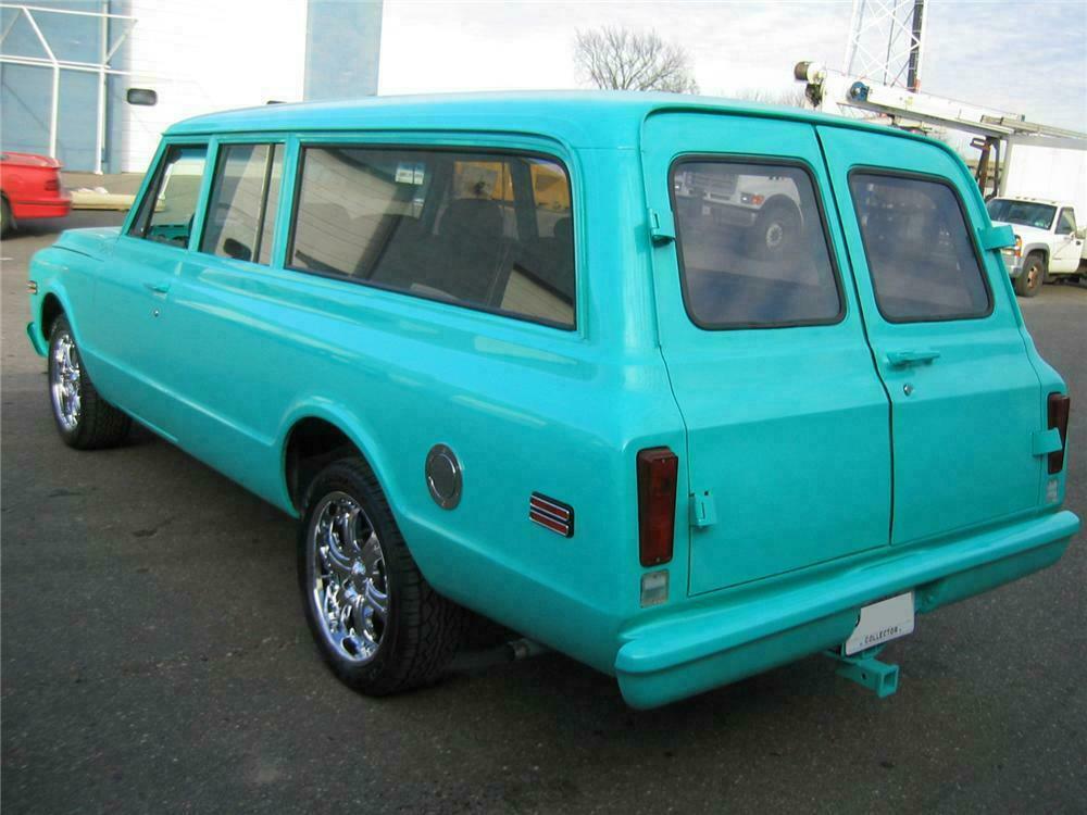 1971 Chevrolet Suburban Custom 3 Door Suv