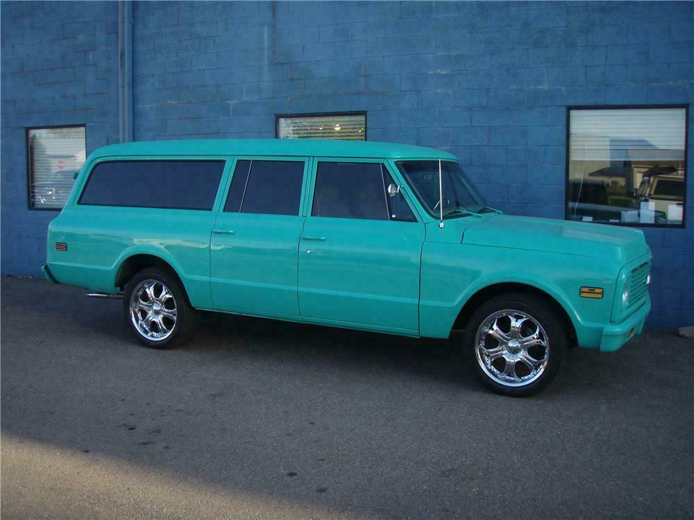 1971 Chevrolet Suburban Custom 3 Door Suv