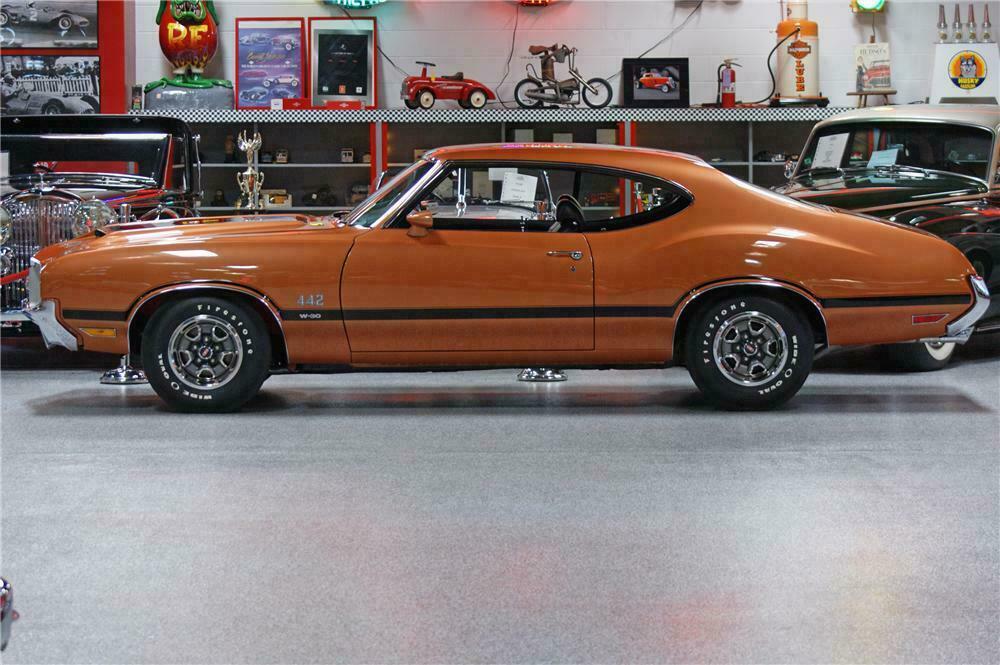 1971 OLDSMOBILE 442 W30 COUPE - Side Profile - 117247
