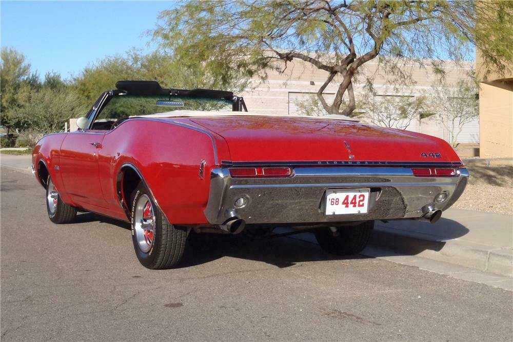 1968 OLDSMOBILE 442 CONVERTIBLE - Rear 3/4 - 117685
