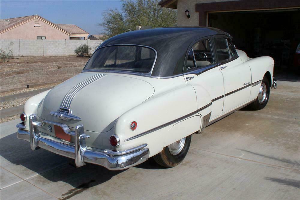 1951 PONTIAC CHIEFTAIN 4 DOOR SEDAN - Rear 3/4 - 117847