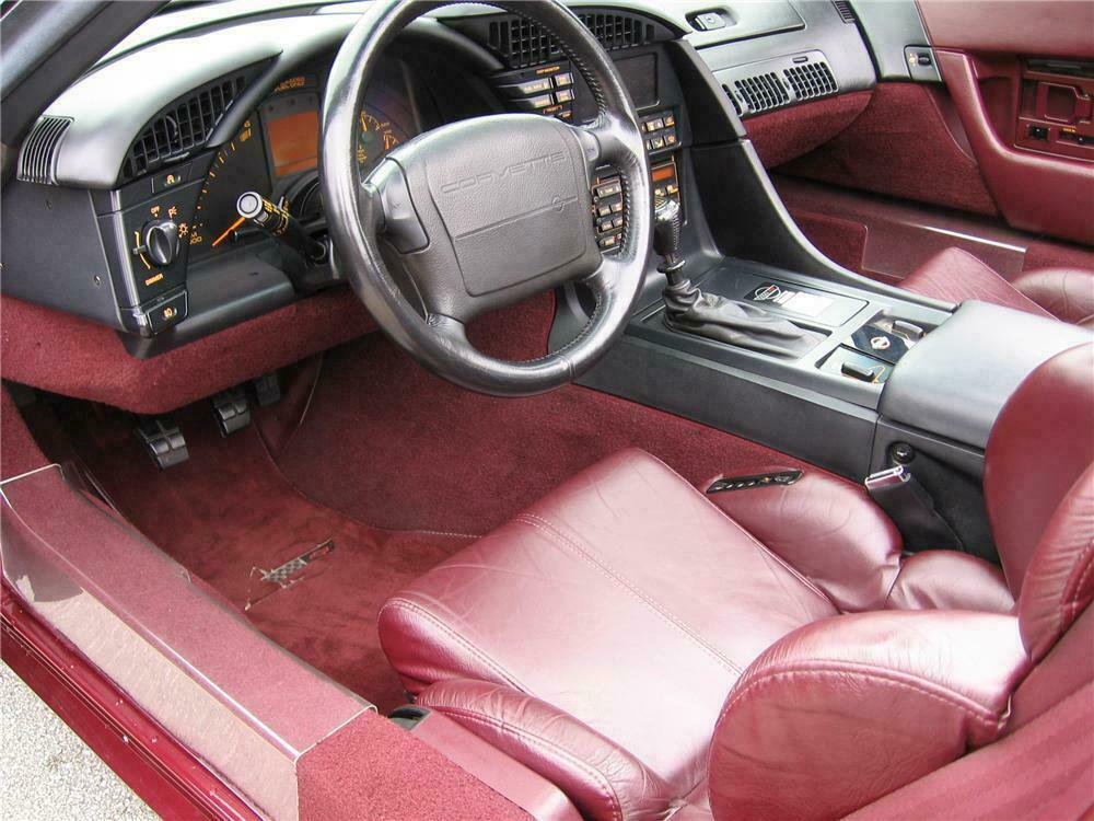 Corvette C4 (1984-1996)  125170_Interior_Web