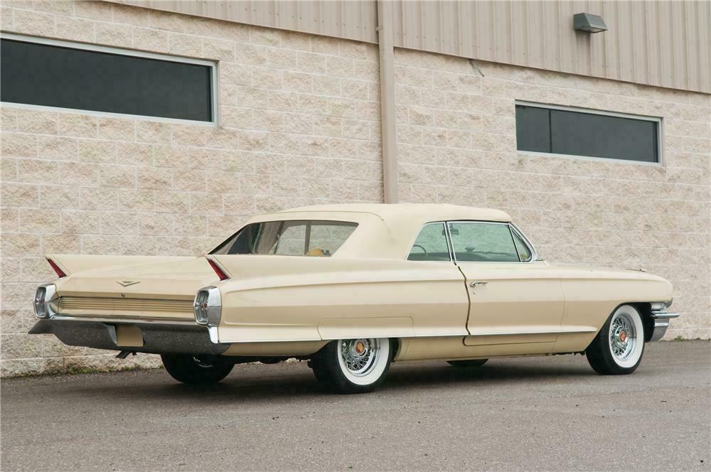1962 CADILLAC SERIES 62 CONVERTIBLE - Rear 3/4 - 125226
