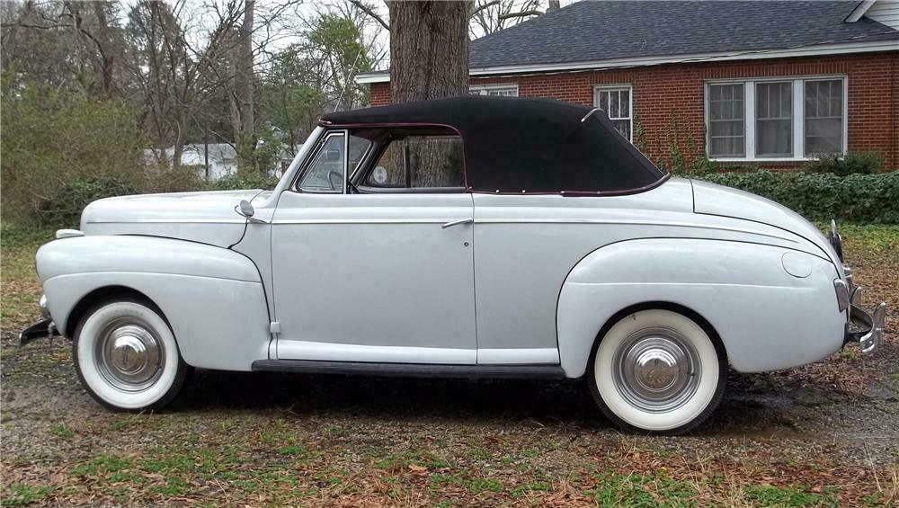 1941 FORD SUPER DELUXE CONVERTIBLE - Front 3/4 - 125353