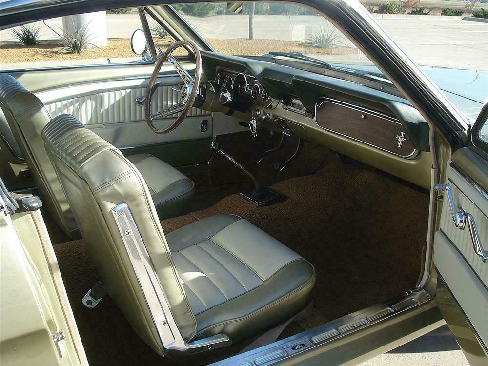 1966 FORD MUSTANG GT FASTBACK - Interior - 130307