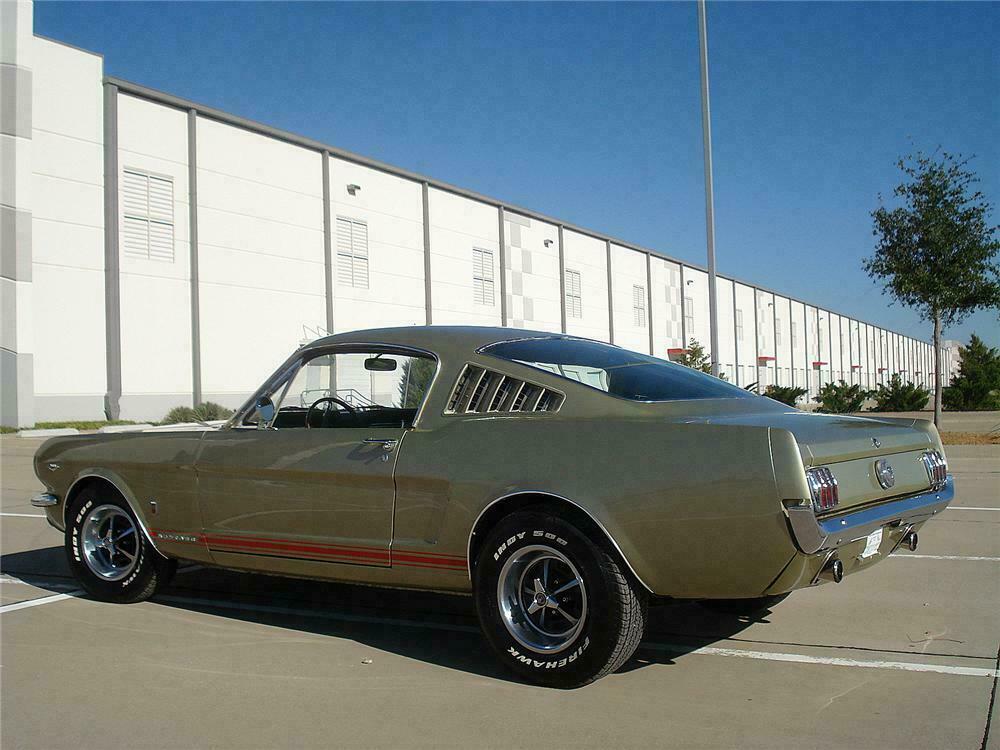 1966 FORD MUSTANG GT FASTBACK - Rear 3/4 - 130307
