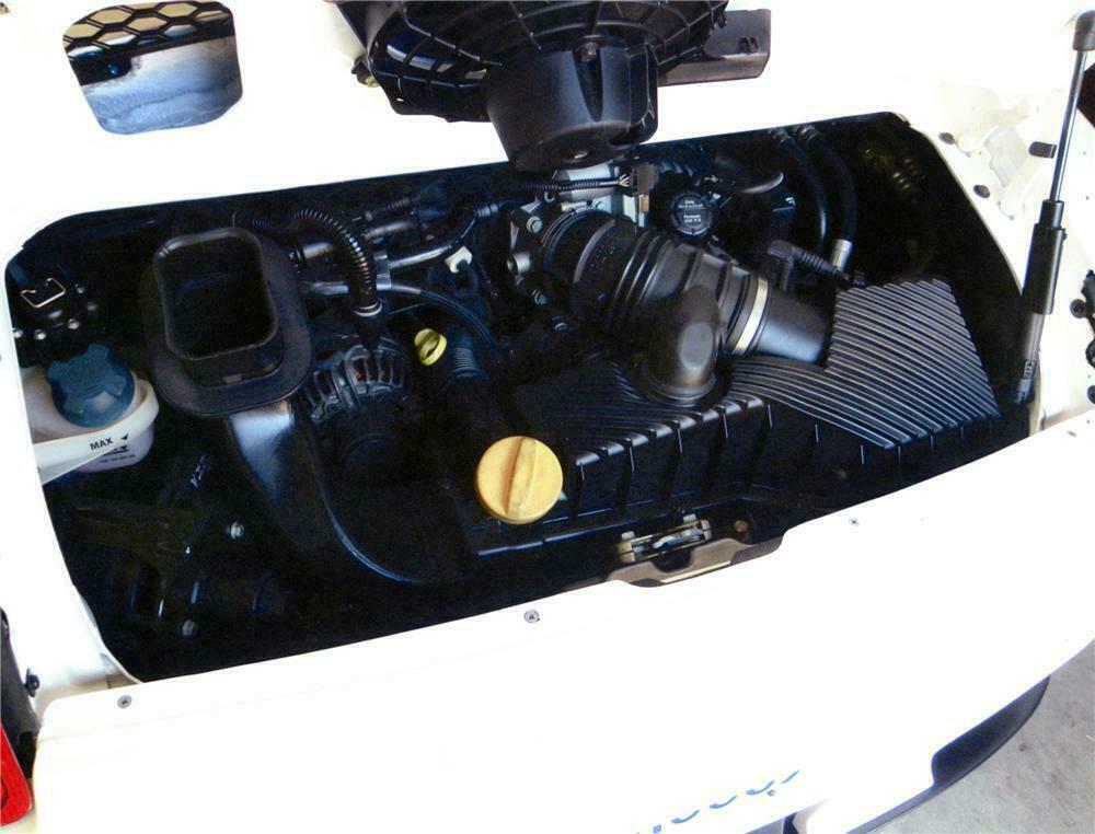 2001 PORSCHE 996 CUSTOM 2 DOOR COUPE - Engine - 130312