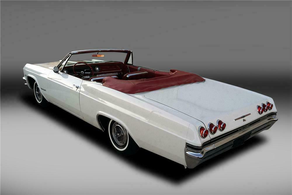 1965 CHEVROLET IMPALA SS CONVERTIBLE - Rear 3/4 - 130316