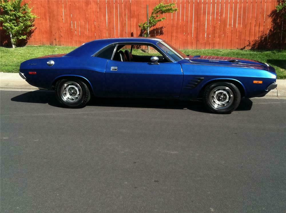 1972 DODGE CHALLENGER R/T CUSTOM 2 DOOR COUPE - Side Profile - 130349