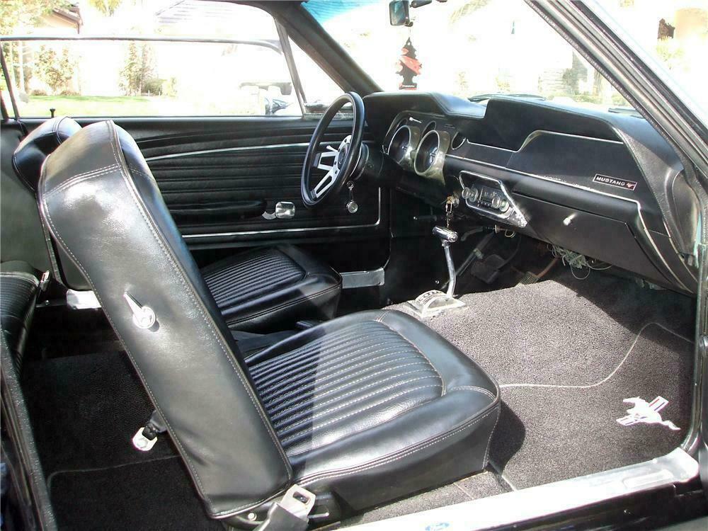 1968 FORD MUSTANG CUSTOM 2 DOOR COUPE - Interior - 130380