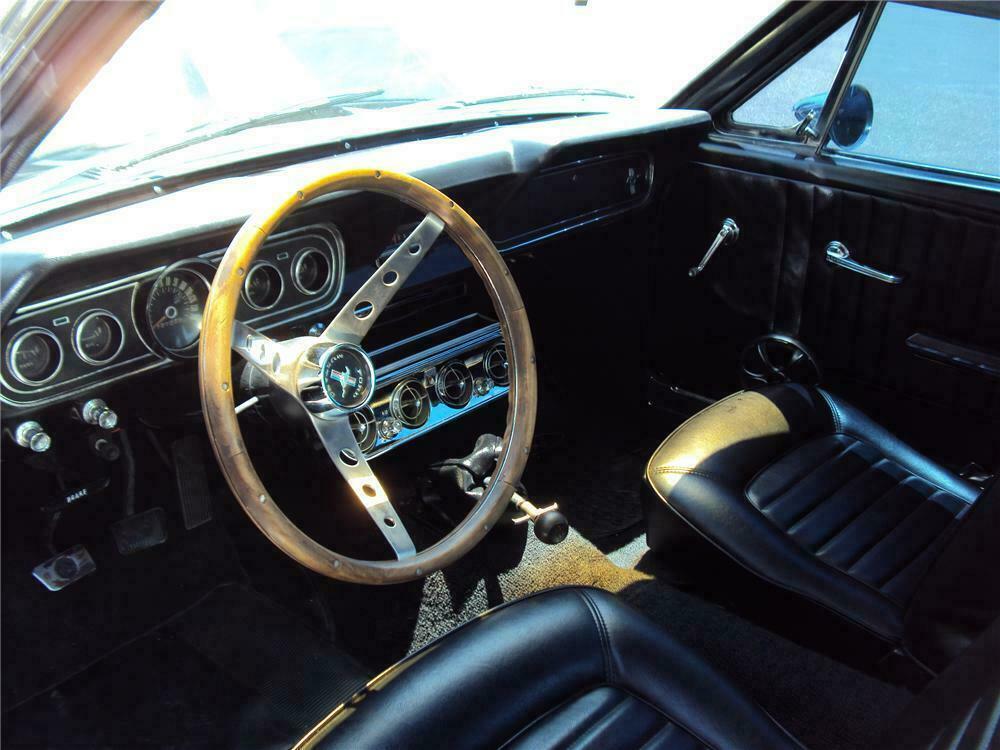 1966 FORD MUSTANG CUSTOM FASTBACK - Interior - 130404