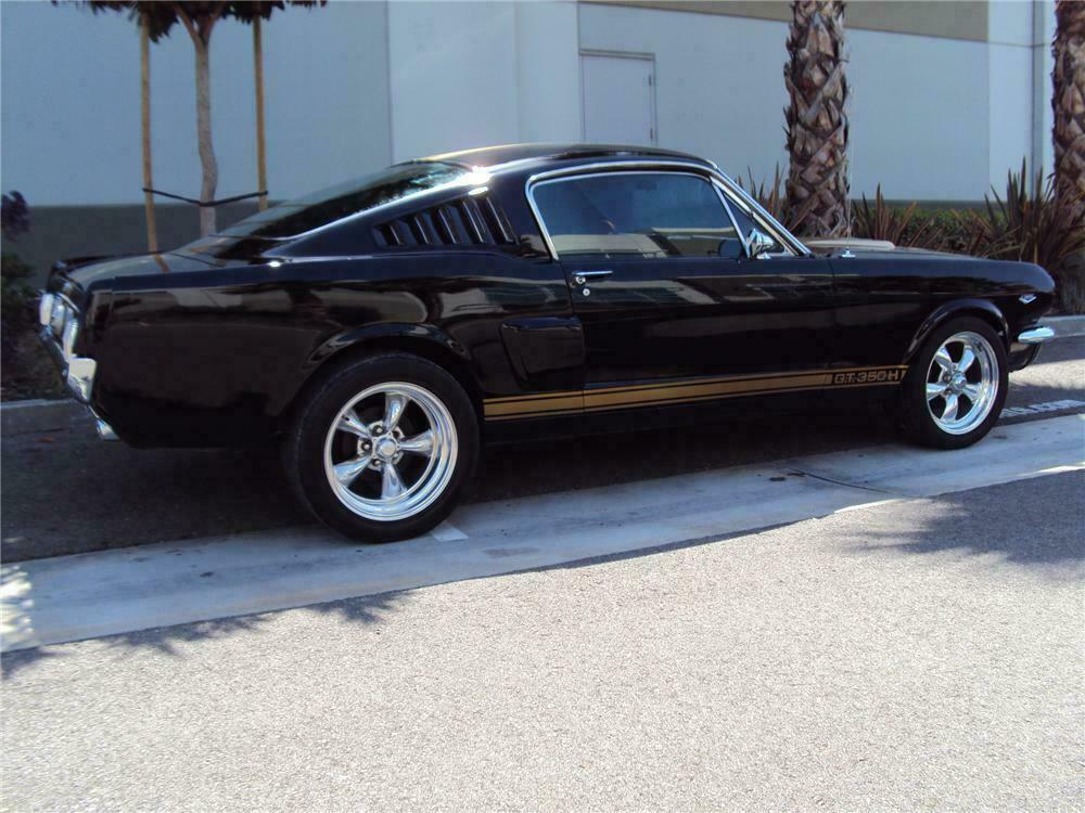 1966 FORD MUSTANG CUSTOM FASTBACK - Rear 3/4 - 130404