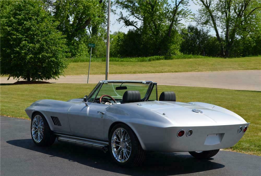1965 CHEVROLET CORVETTE CUSTOM CONVERTIBLE - Rear 3/4 - 130723