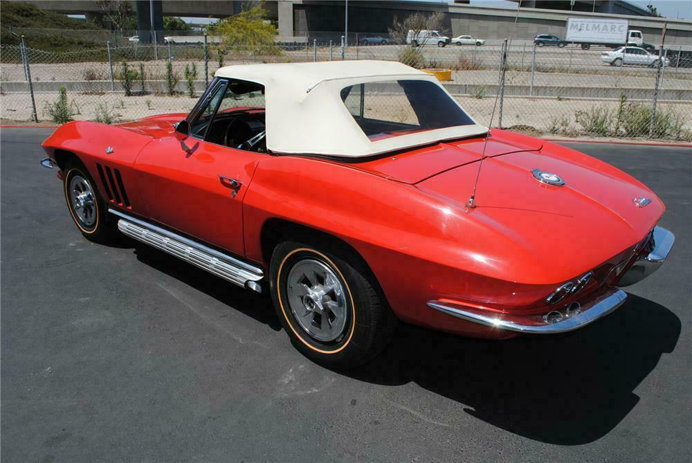 1965 CHEVROLET CORVETTE CONVERTIBLE - Rear 3/4 - 130986