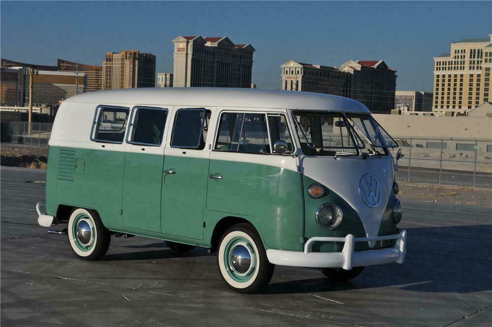 1963 VOLKSWAGEN SPLIT WINDOW SAFARI BUS - Front 3/4 - 130993