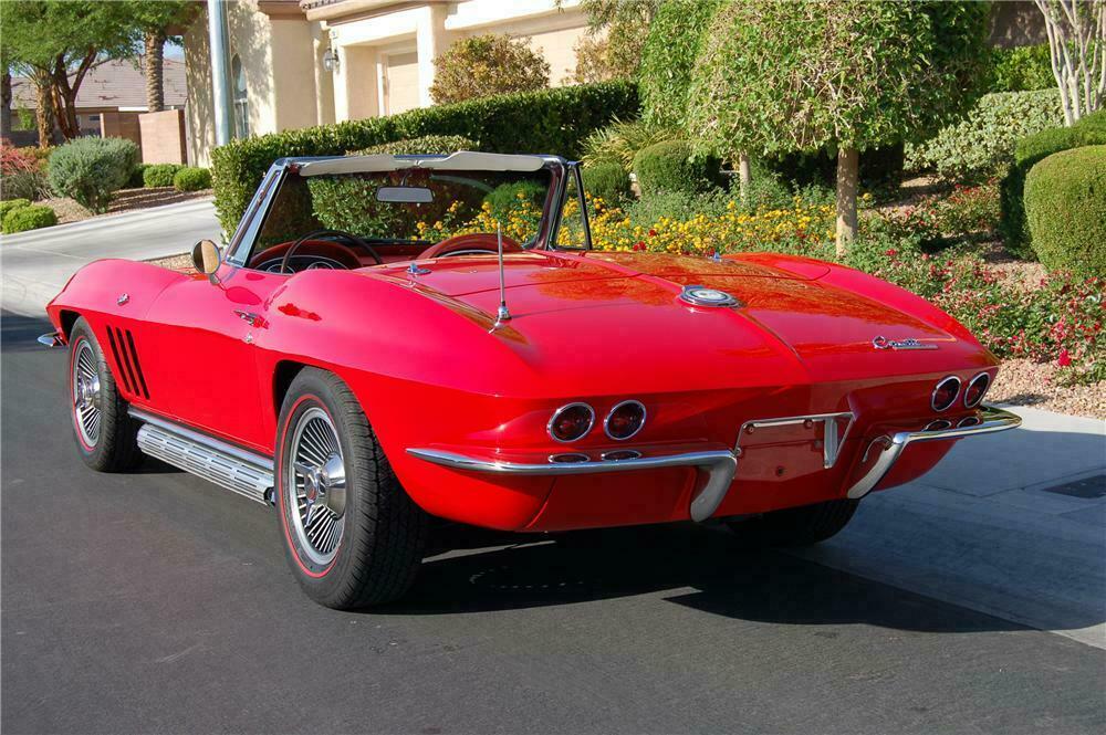 1965 CHEVROLET CORVETTE CONVERTIBLE - Rear 3/4 - 130994