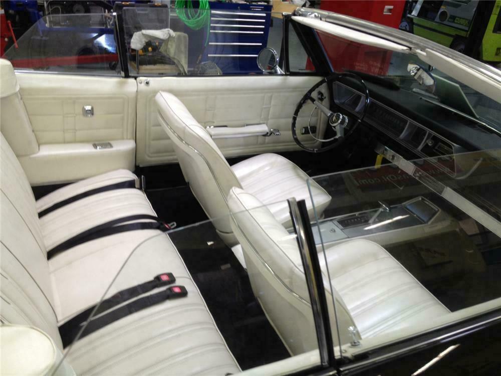 1966 CHEVROLET IMPALA SS CONVERTIBLE - Interior - 131017