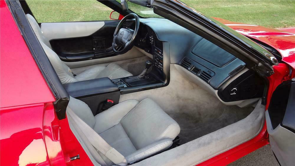1995 CHEVROLET CORVETTE 2 DOOR COUPE - Interior - 131039