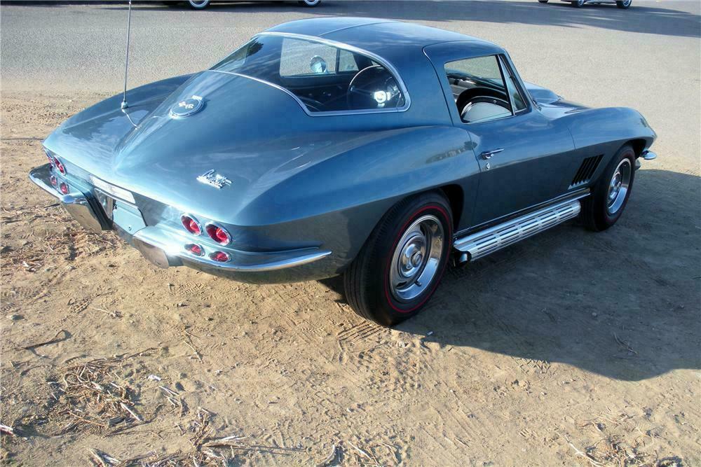 1967 CHEVROLET CORVETTE 2 DOOR COUPE - Rear 3/4 - 132749