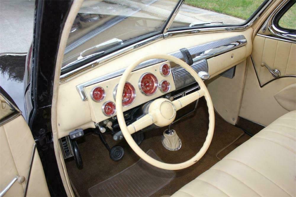 1941 FORD CUSTOM 2 DOOR COUPE - Interior - 133064