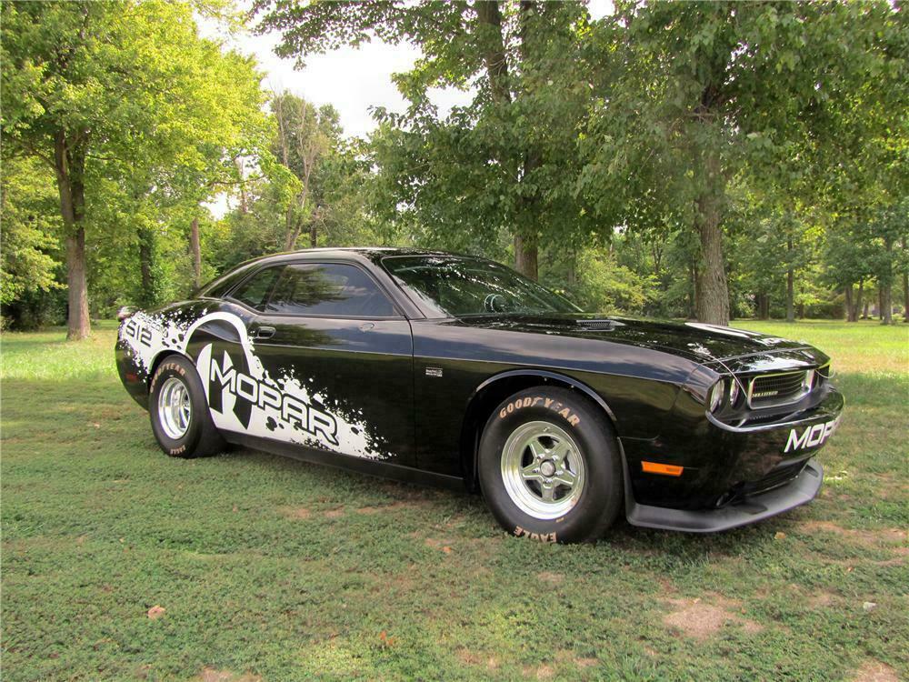 Dodge challenger drag